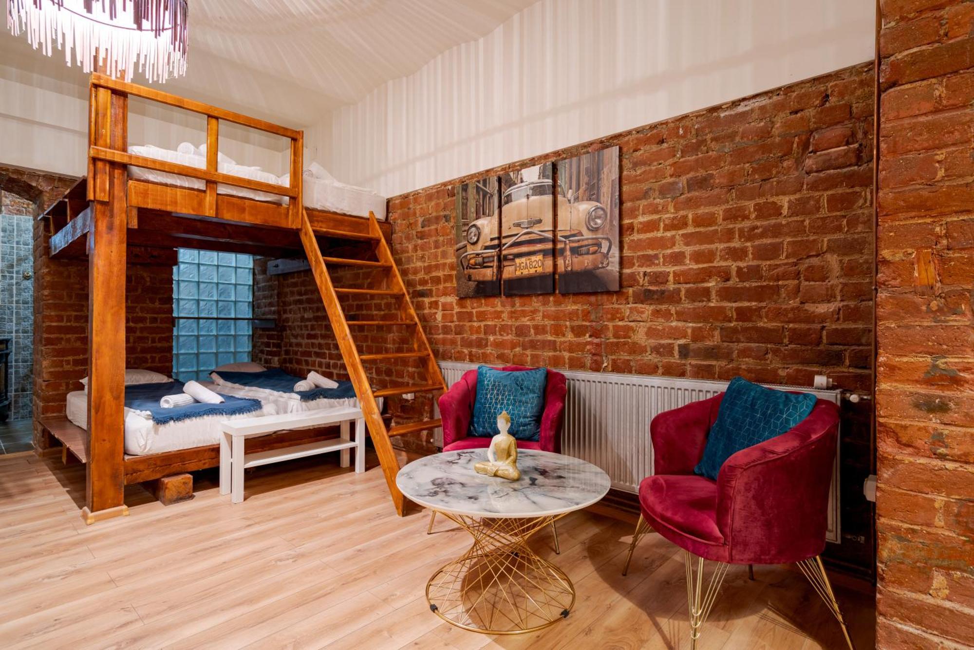 Play Loft Accommodations Bukares Bagian luar foto